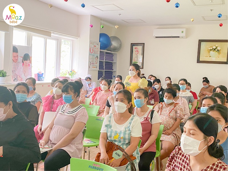 Lớp học tiền sản do bệnh viện Hùng Vương tổ chức 