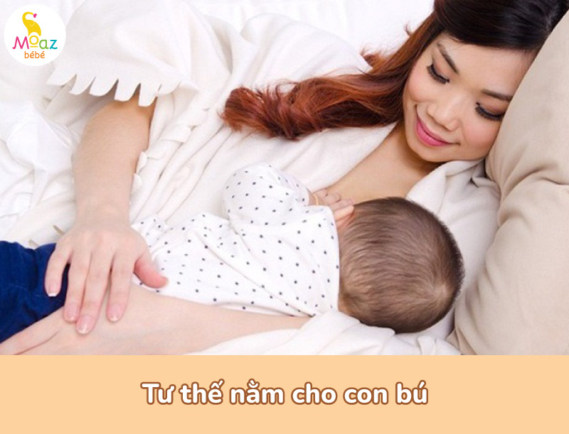 Tư thế nằm cho bé bú