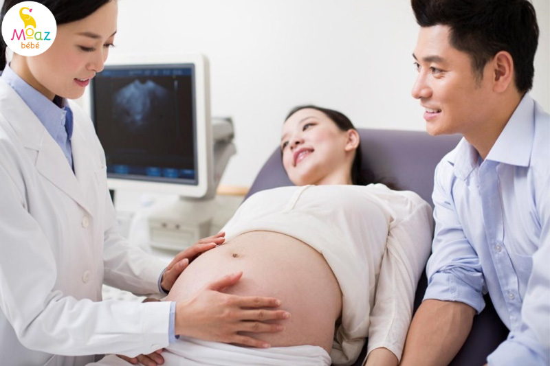 cần làm gì khi có dấu hiệu thai bất thường