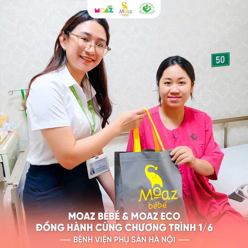 moazeco tang qua 1 6 tai benh vien phu san ha noi 2