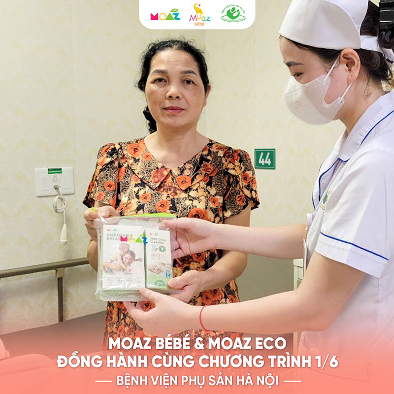 moazeco tang qua 1 6 tai benh vien phu san ha noi 3