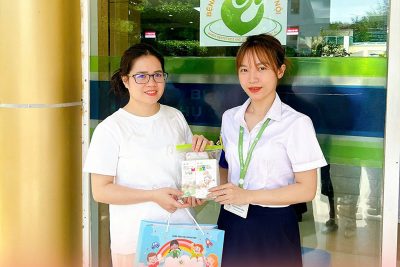 moazeco tang qua 1 6 tai benh vien phu san ha noi 7