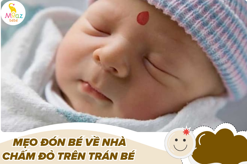 Có nên chấm đỏ lên trán bé để “đánh dấu” hay “trừ tà” không?