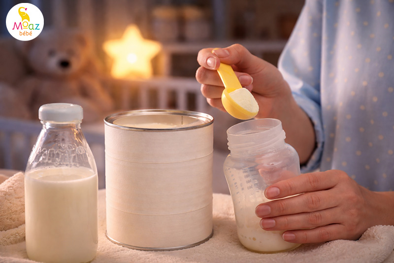 Vì sao việc pha sữa đêm khiến nhiều mẹ ám ảnh?