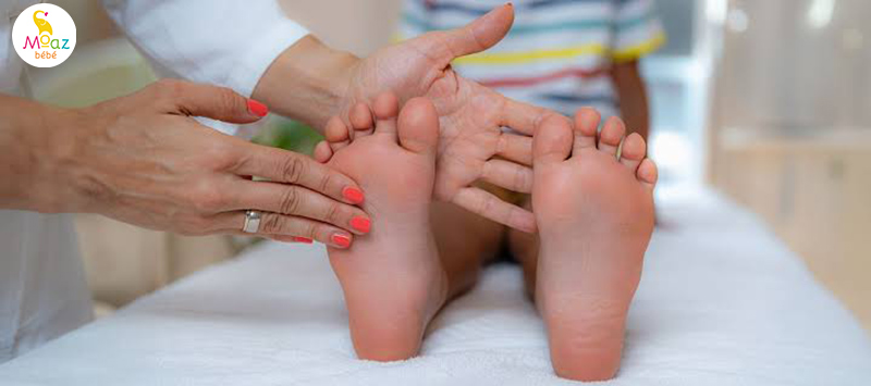 Cha mẹ nên làm gì khi trẻ đi nhón chân?