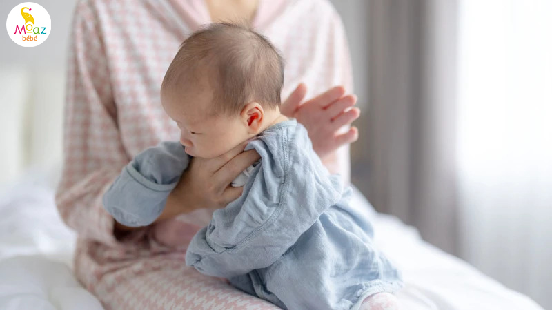 Khi nào nên vỗ ợ hơi cho trẻ dưới 1 tháng?