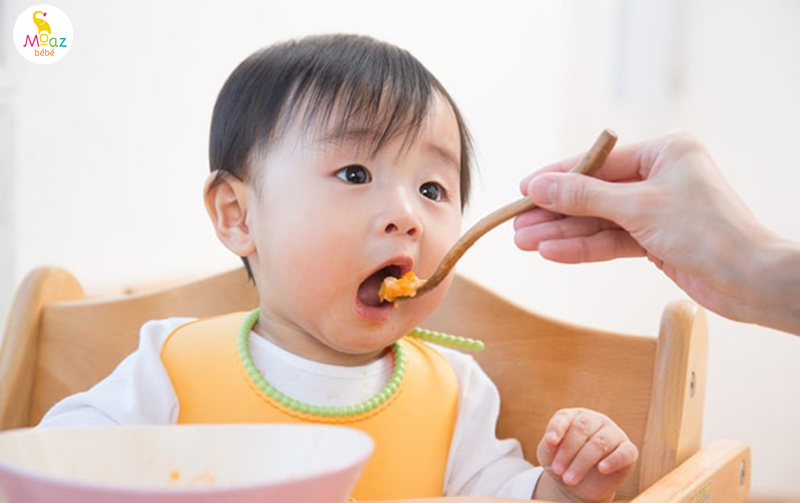 Bé 6 tháng ăn dặm 2 bữa nên ăn vào thời điểm nào