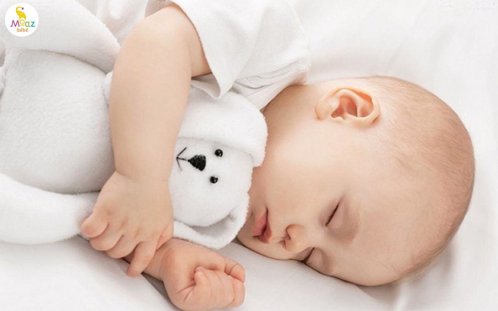 Mẹo giúp bé 3 tháng hình thành nếp ăn ngủ ổn định