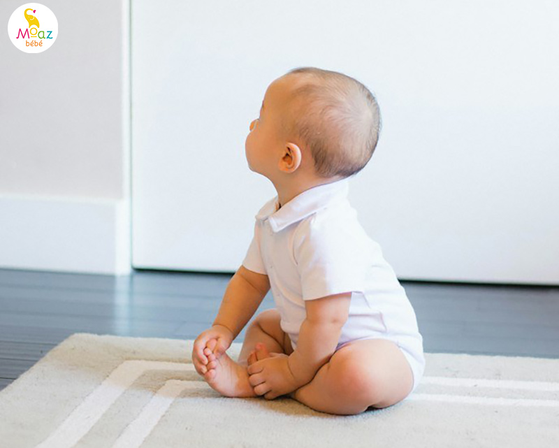lưu ý khi theo dõi bé 7 tháng chưa biết ngồi