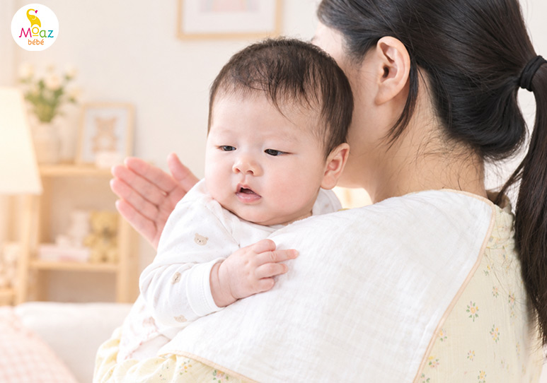 Trẻ sơ sinh ọc sữa có nên cho bú lại không? Cách xử lý hiệu quả 4 Cách xử trí khi trẻ sơ sinh vừa ọc sữa